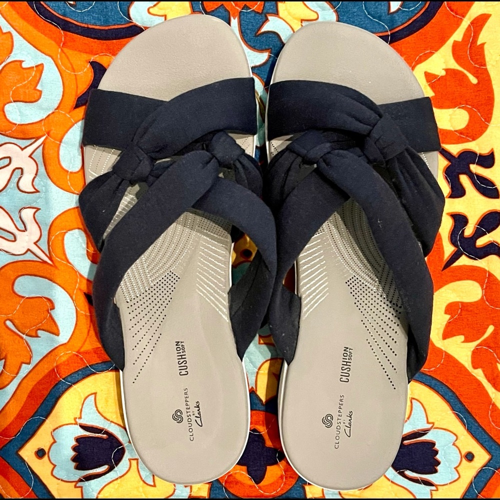 Clarks Cloud Steps 9.5 Navy sandals